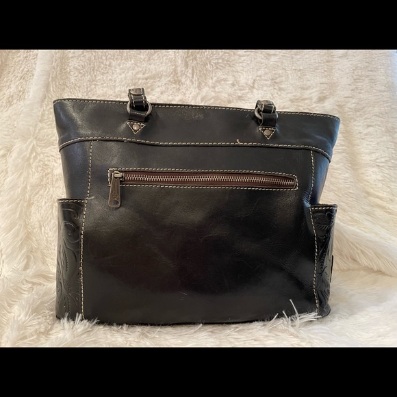 Like new black leather purse - Picture 2 of 8